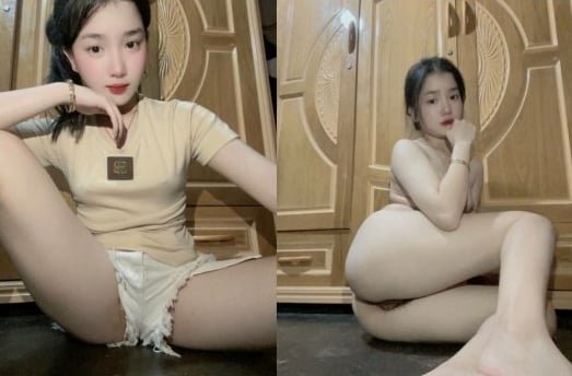 Em sinh viên rụt rè phô bày khu vực bí mật